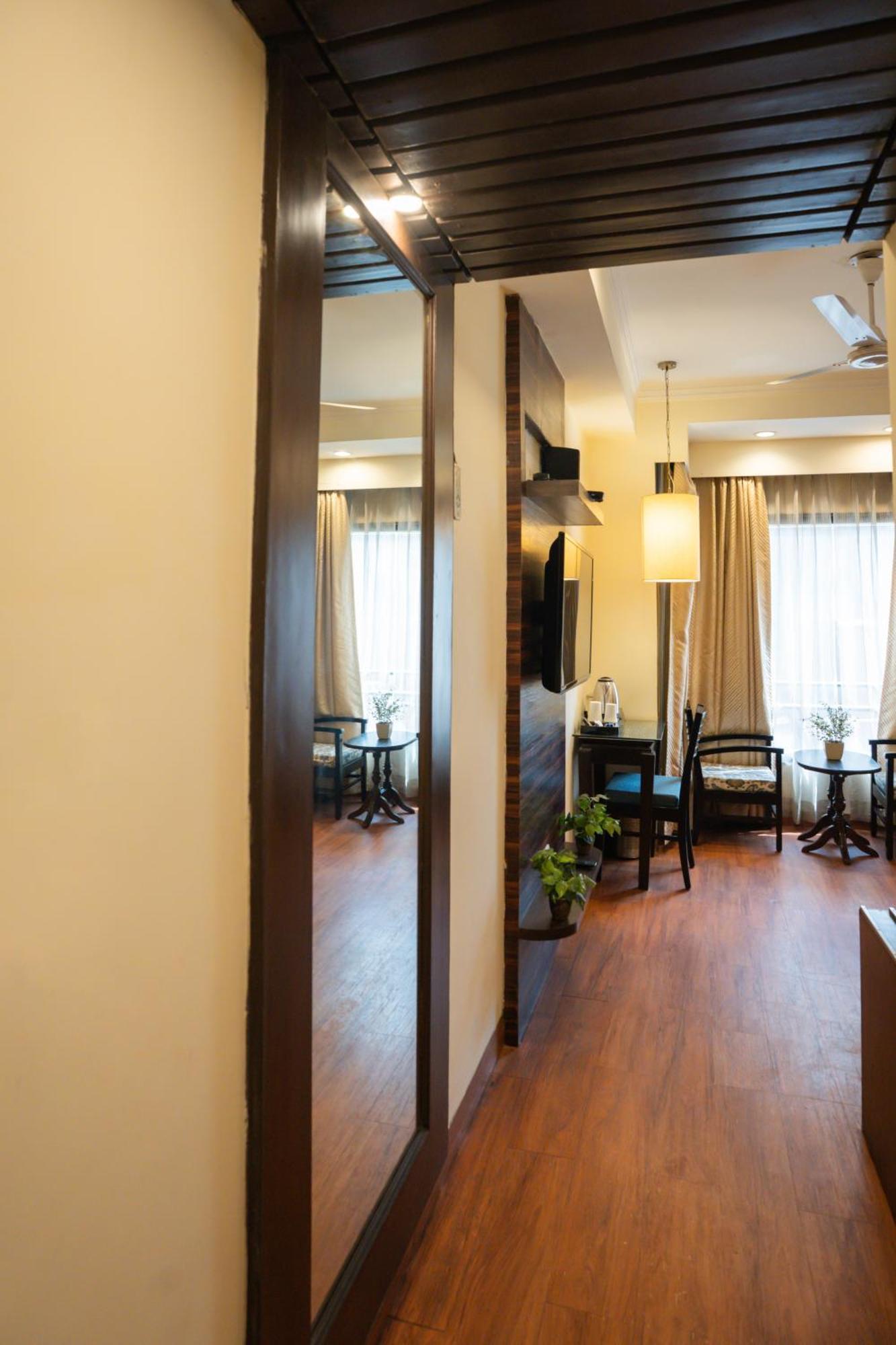 Ahuja Residency Cyber City II Gurgaon Zewnętrze zdjęcie